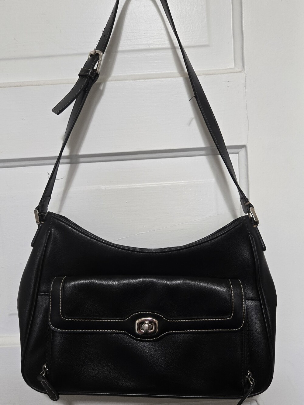 Liz Claiborne Collection Black Leather Shoulder Bag - Picture 2 of 8